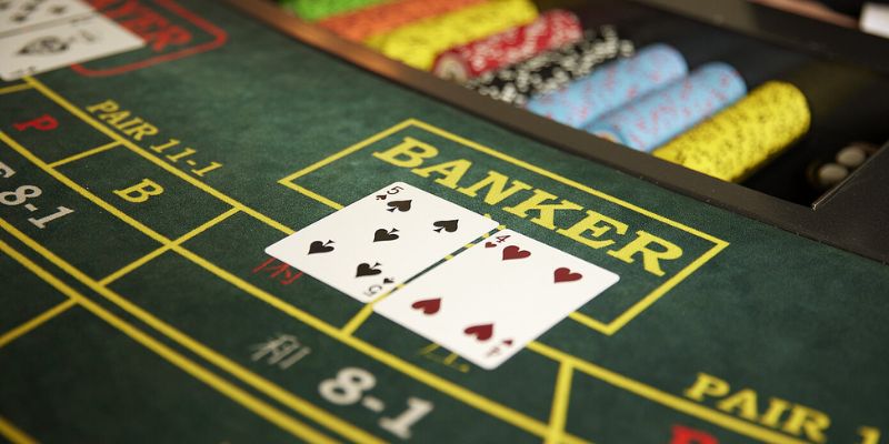 Tại sao chơi Baccarat AE888 Online lại hấp dẫn?